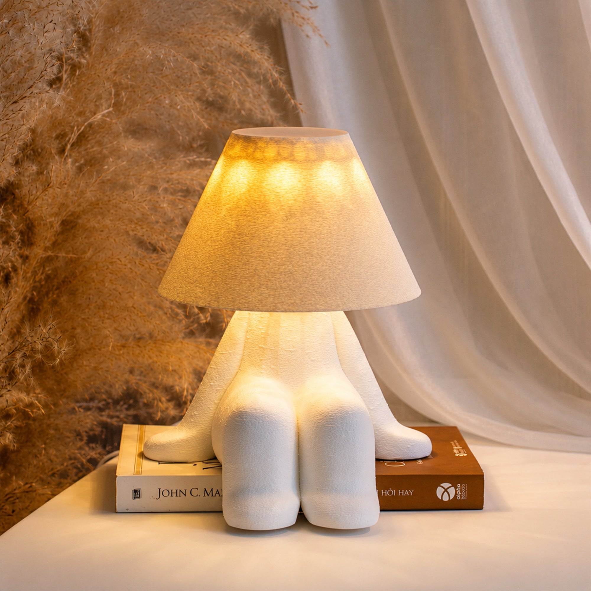 Loopy Lamp - Đèn bàn decor nghệ thuật nhân vật thư giãn