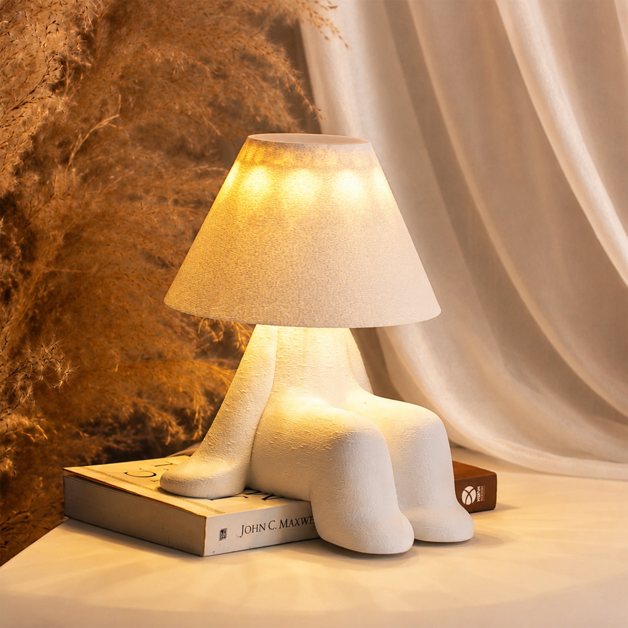 Loopy Lamp - Đèn bàn decor nghệ thuật nhân vật thư giãn